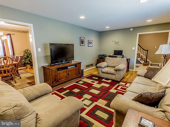 5th image of 2806 Landon Dr