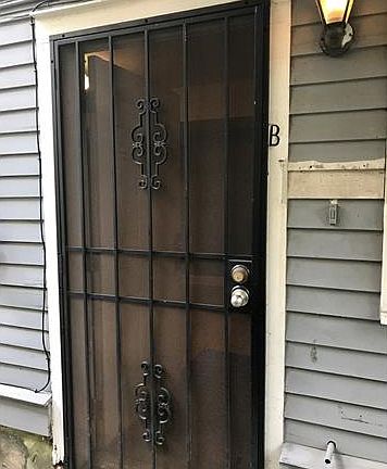 2nd image of 2115 S Carrollton Ave