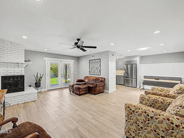 139 E Heather Ave — Photo 6