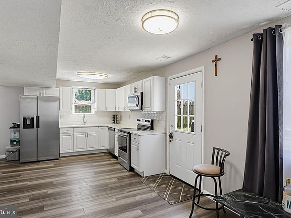 4th image of 7824 Catherine Ave
