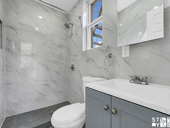 5th image of 362 Knickerbocker Ave APT 3L