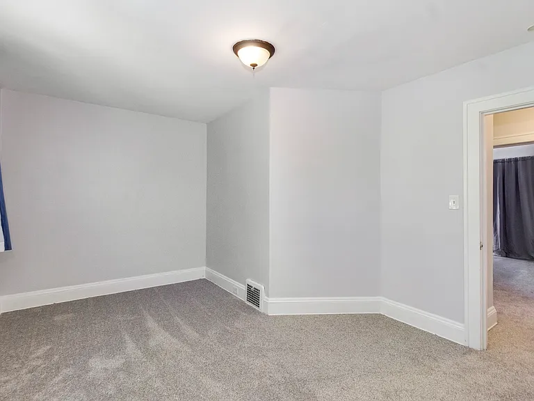 2084 Wascana Ave — Photo 15