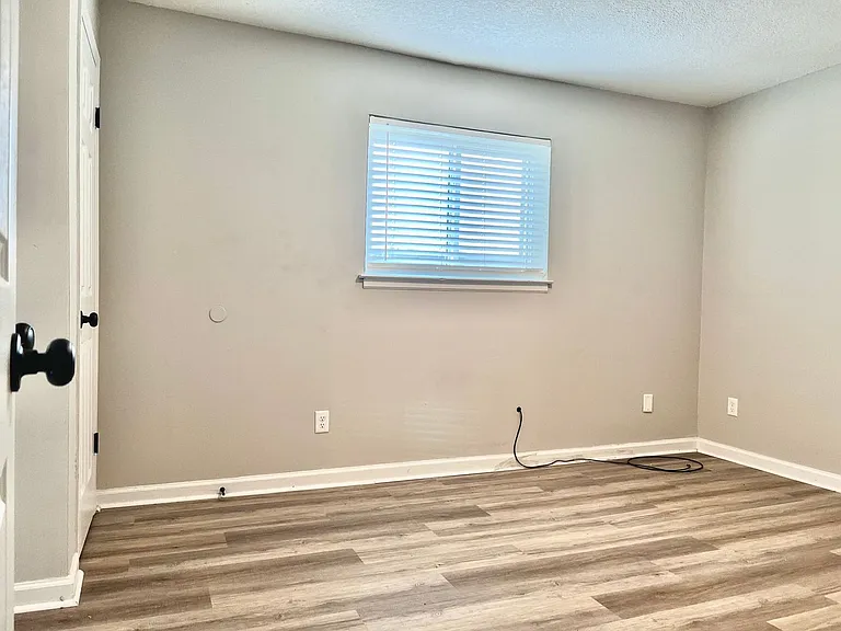 3562 Mynders Ave — Photo 7