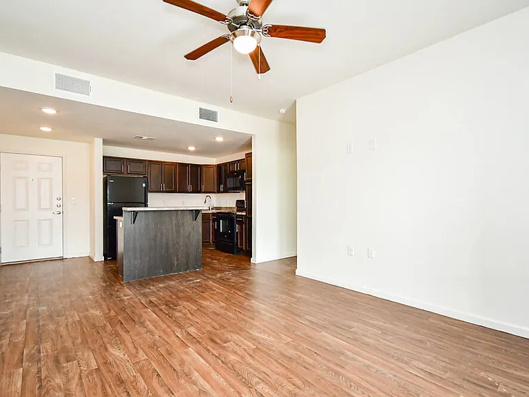 Primrose Village Apartments — Photo 17