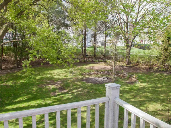 819 Spellman St, Mount Horeb, WI 53572