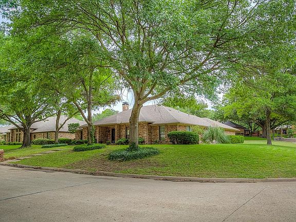 4th image of 813 Agape Cir