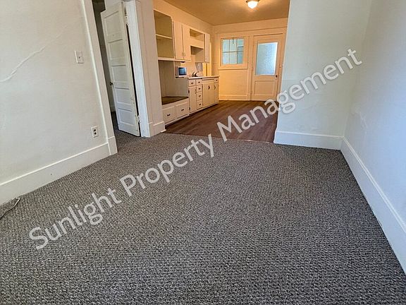 2nd image of 903 E 4th St