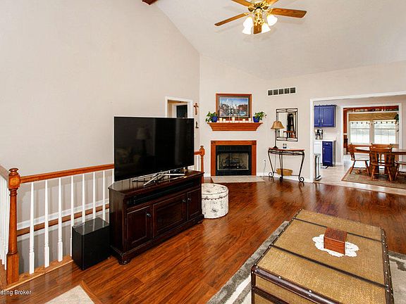 4th image of 4001 Charleston Way