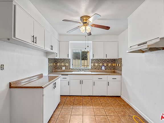 4th image of 1215 W 59th St