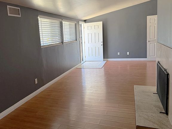 5th image of 12923 Slack St