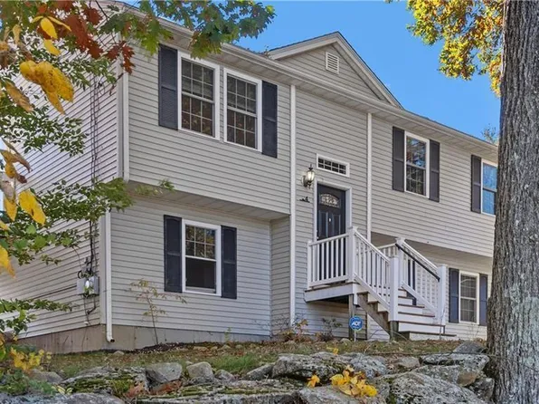 4 Battey Dr, Smithfield, RI 02828