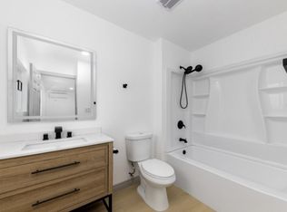 10 1/2 W Trafford St, Long Beach, CA 90805