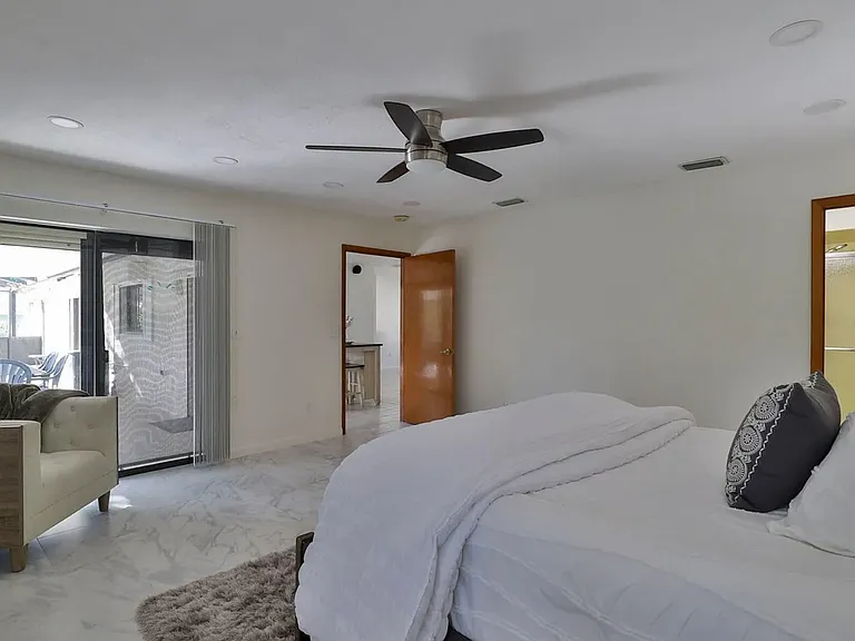 55 Bay Harbour Dr — Photo 20