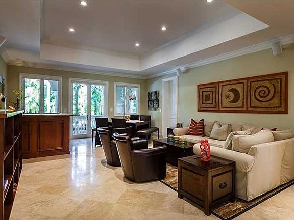 Gated Ponce/Davis Community