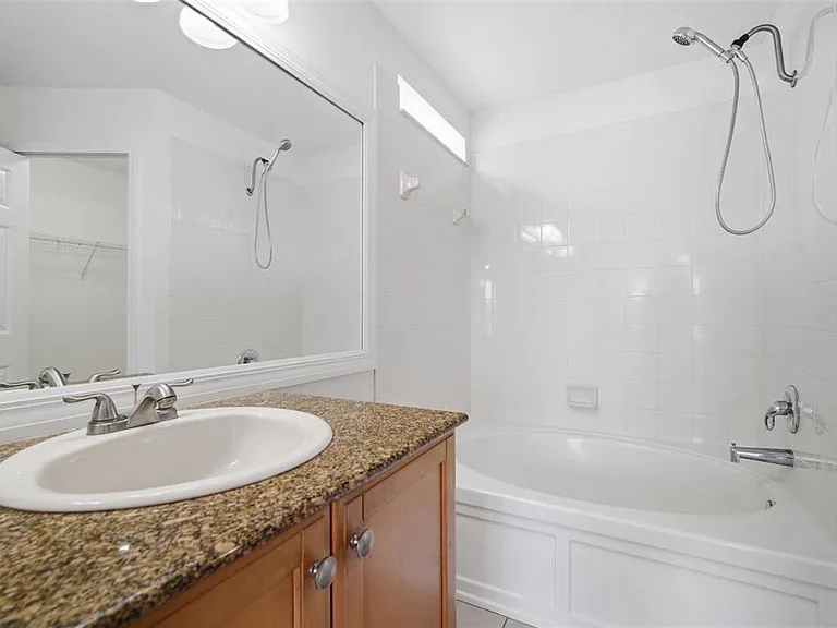 10604 Lakeside Vista Dr — Photo 18