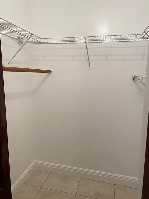 Walking Closet