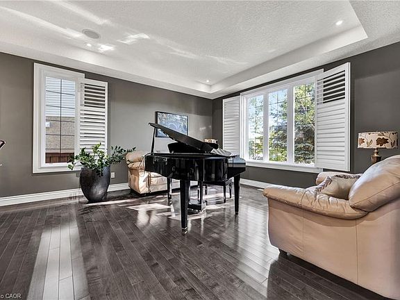 4th image of 315 Rideau River Pl