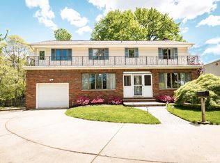 11 Webster Pl, Edison, NJ 08817