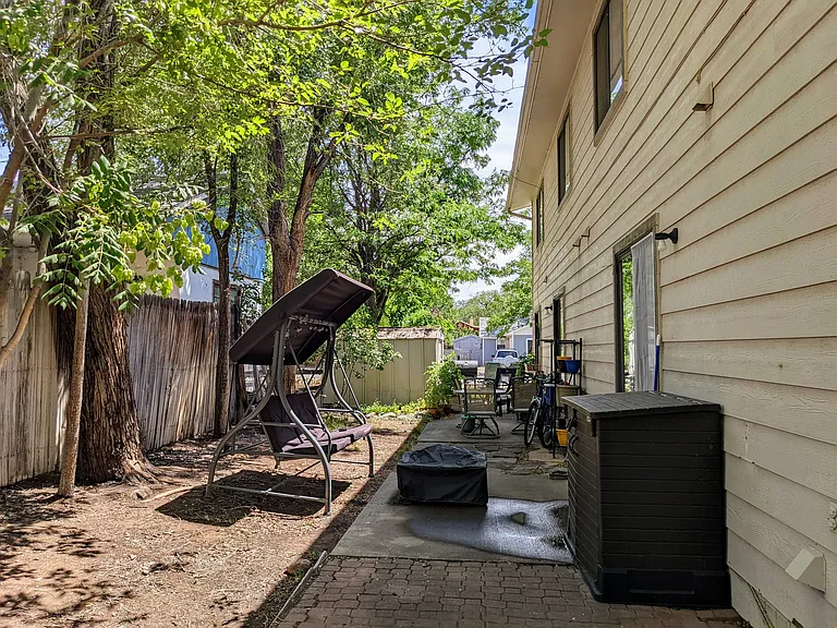 Aspen St — Photo 24