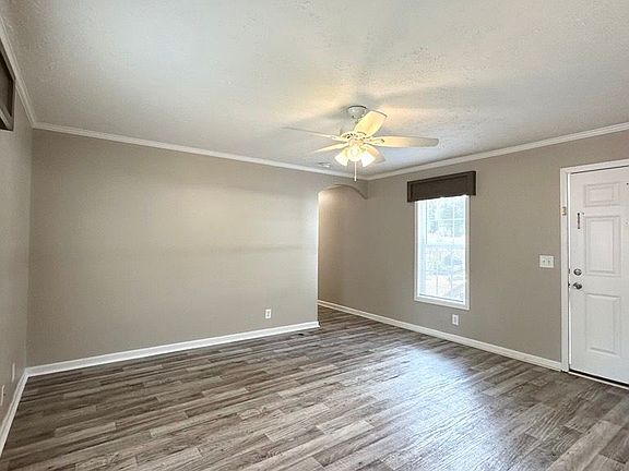 4th image of 733 Stone Hill Dr