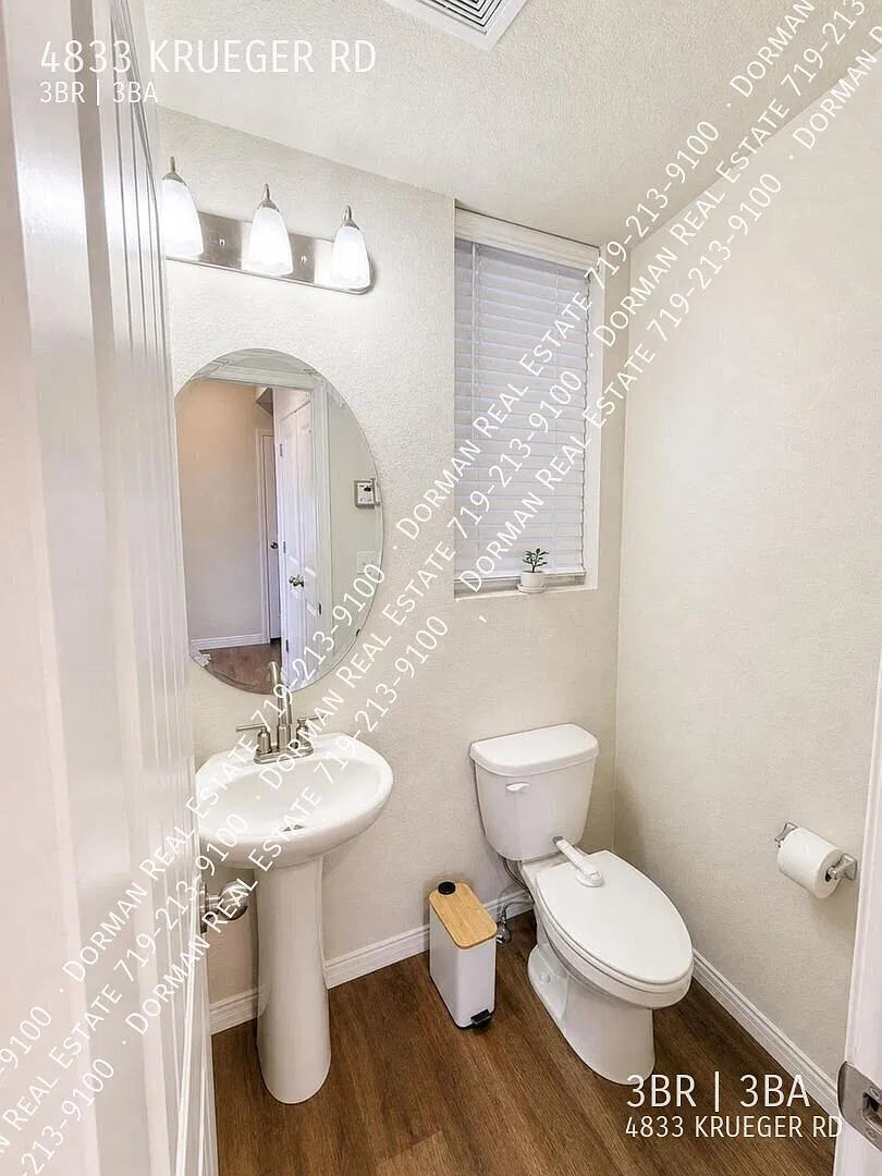 Stylish 3 Bedroom, 2.5 Bath Home for Rent in Bradley Heights — Photo 3