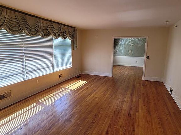 5th image of 601 McRary Rd
