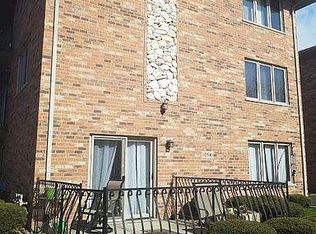 10541 Parkside Ave APT 2W, Chicago Ridge, IL 60415