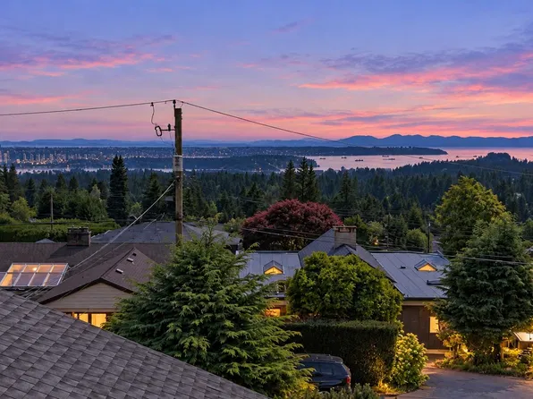 674 Blueridge Ave, North Vancouver, BC V7R 2J3