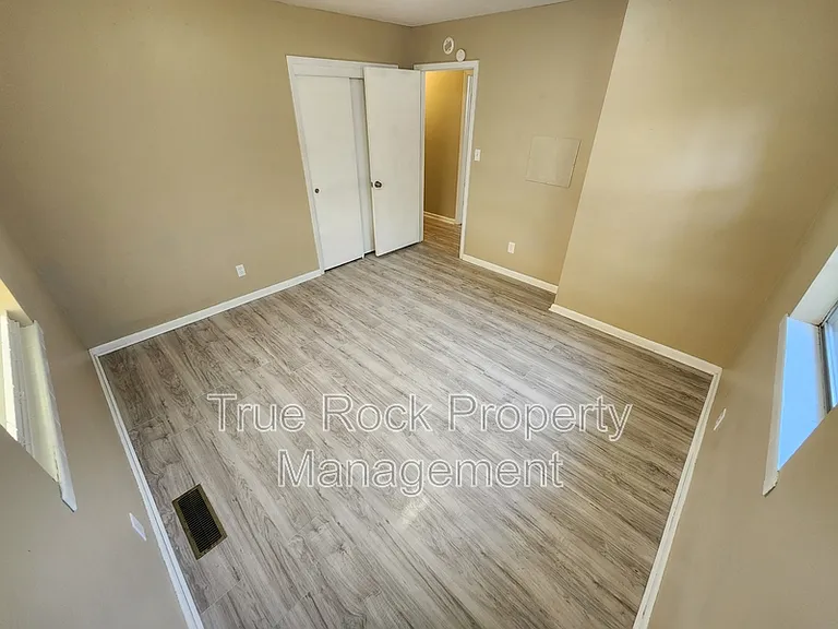 925 N Linda Ave — Photo 11