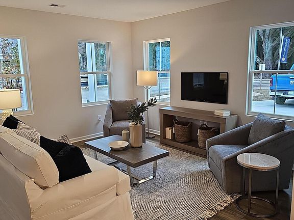2nd image of 71 Whispering Oaks Circle