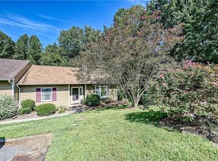 8318 Summerglen Cir, Charlotte, NC 28227