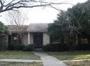 3466 Livingston Ln, Carrollton, TX 75007