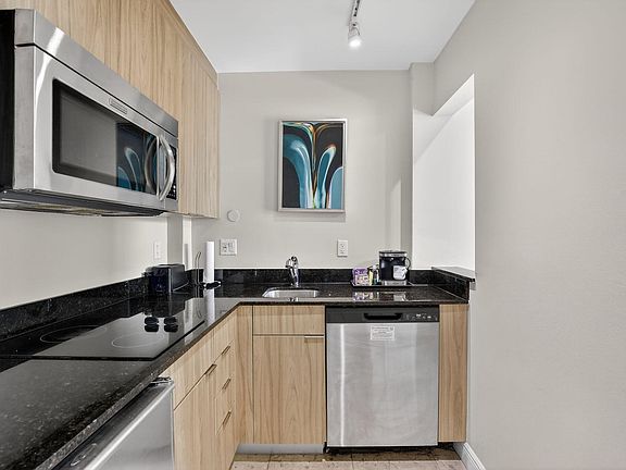 3rd image of 2670 E Sunrise Boulevard #320