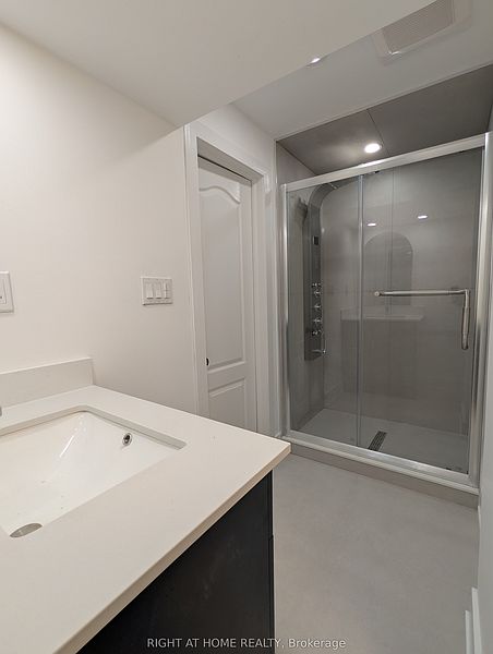 Ajax House for rent - 3 Bedrooms — photo 11