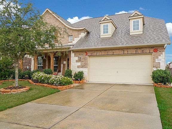 2nd image of 10108 Winding Creek Ln