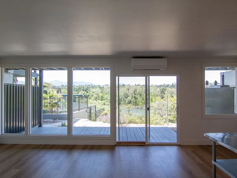 1055 Gilbert St — Photo 13