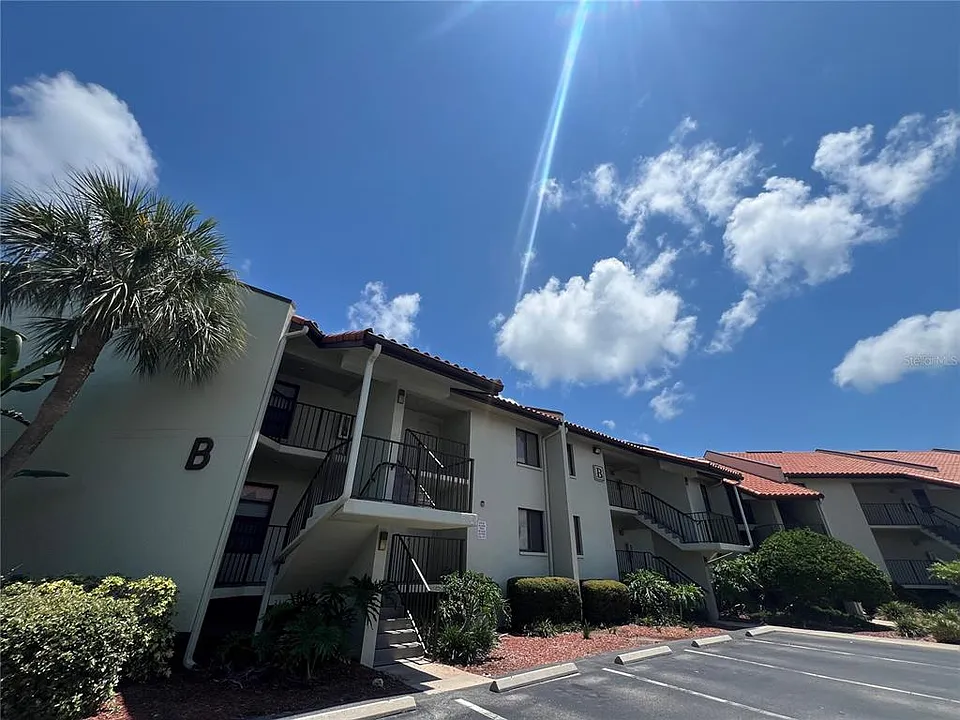 1515 Pinellas Way S #15