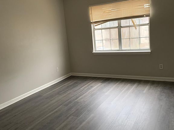 3rd image of 4324 Edith Ln APT G