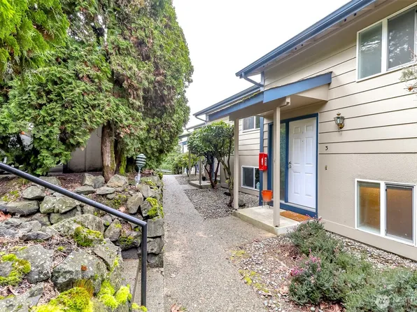 112 19th Avenue E #3, Puyallup, WA 98372