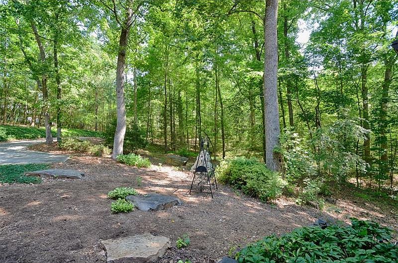 2nd image of 4774 Springdale Dr