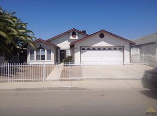 1819 Summer Dr, Delano, CA 93215