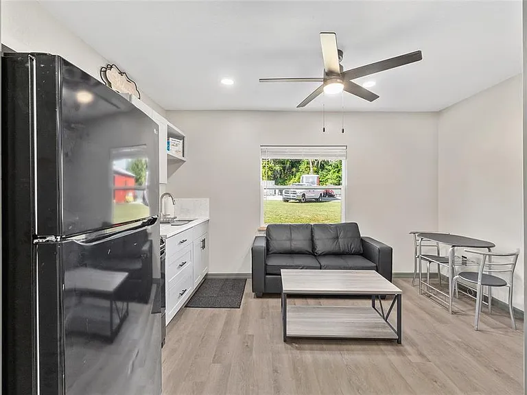 2 Count Fleet Dr — Photo 21