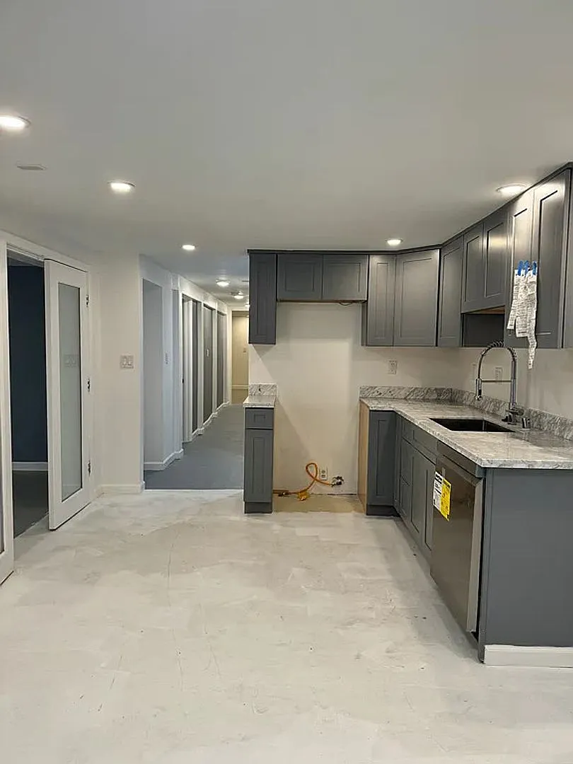 2190 Bush Street — Photo 4