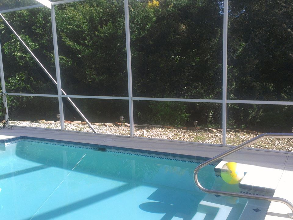 2nd image of 1050 Larkin Rd
