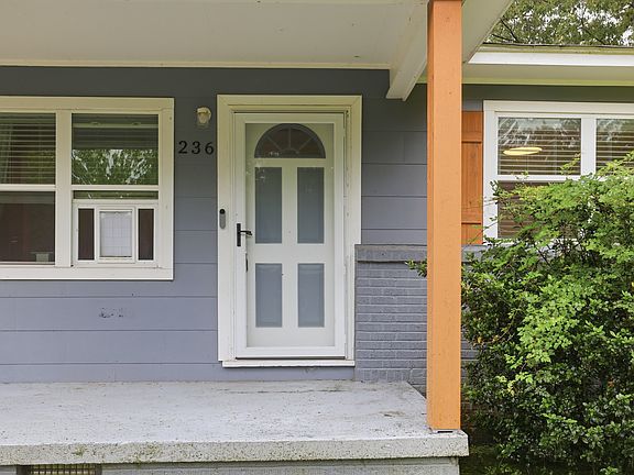 3rd image of 236 Lionel Rd