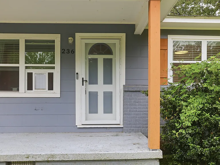 236 Lionel Rd — Photo 3