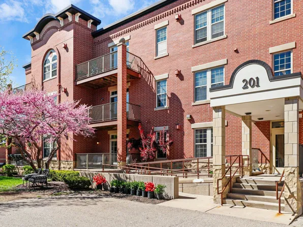 201 E Lane St APT 103, Sun Prairie, WI 53590