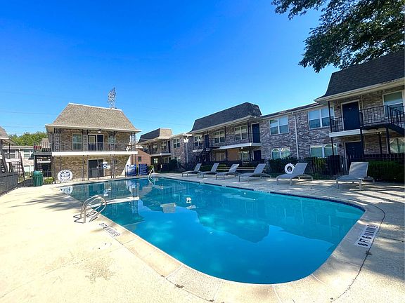 4th image of 3800 Sherwood Ln APT 124