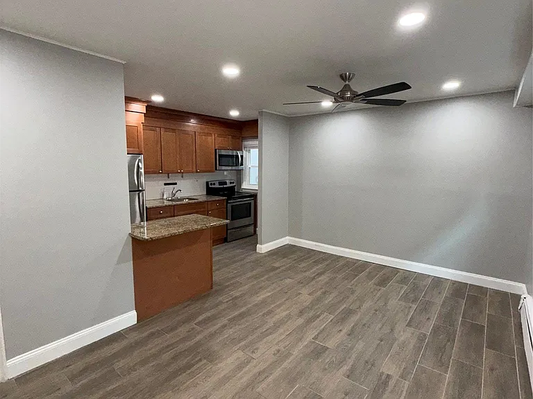 34 Troy Ln — Photo 2