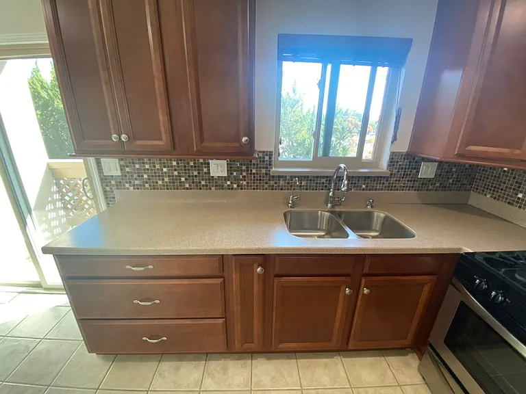 2212 Pine St — Photo 34